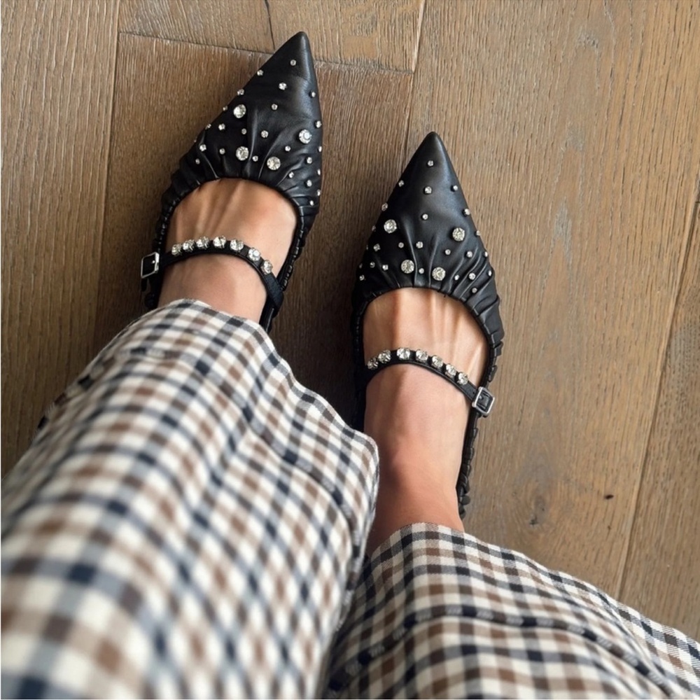 New Antonio Melani
x Jennifer Sumko Lyssa Lou Leather Studded Mary Jane Flats